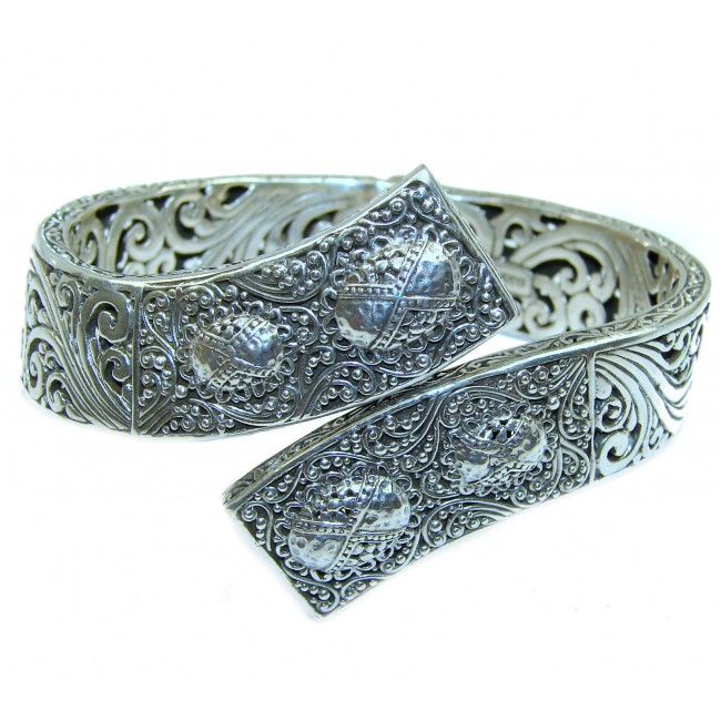 Large Bali made .925 Sterling Silver handcrafted Bracelet / Cuff