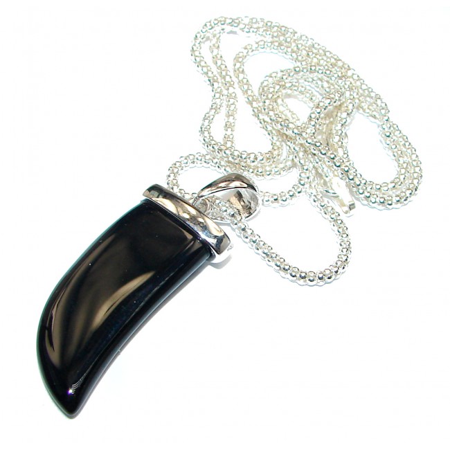 Charming necklace in sterling silver with a black onyx
