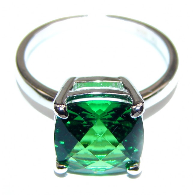Authentic volcanic Princess cut Green Helenite .925 Sterling Silver ring s. 7