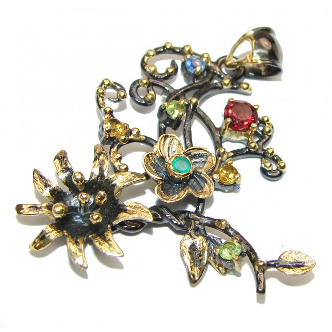 Fancy Flowers Garnet .925 Sterling Silver handmade pendant