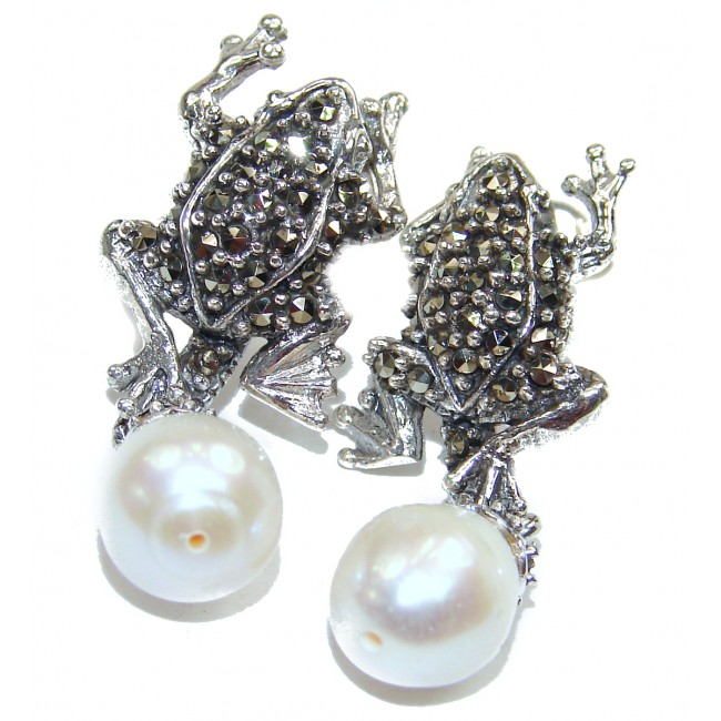 Lucky Frogs Genuine Pearl Emerald .925 Sterling Silver earrings