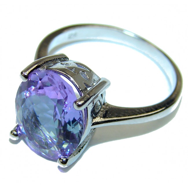 Luxurious color-changing Alexandrite .925 Sterling Silver Ring s. 7 1/4