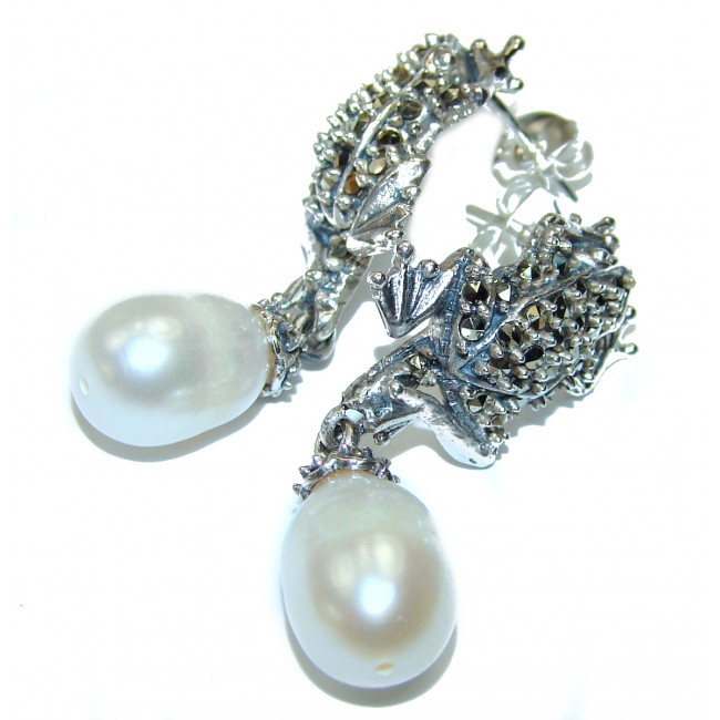 Lucky Frogs Genuine Pearl .925 Sterling Silver earrings