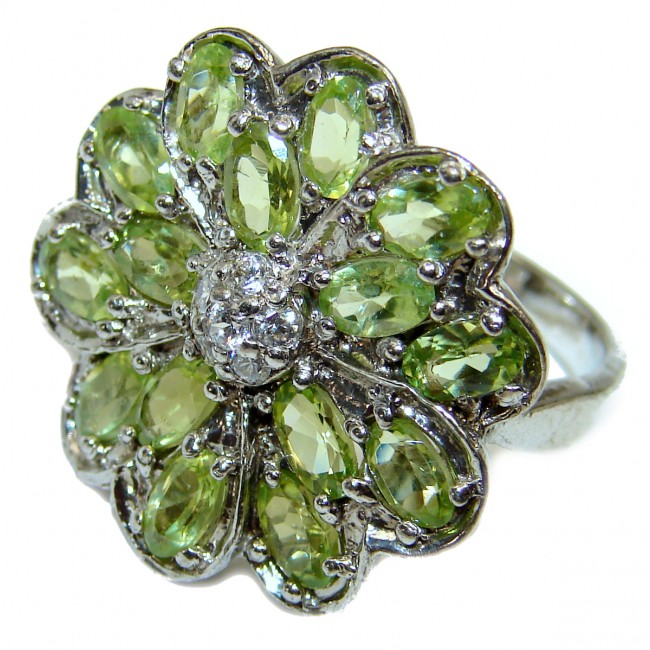 Spectacular Authentic genuine Peridot .925 Sterling Silver handcrafted Ring size 8