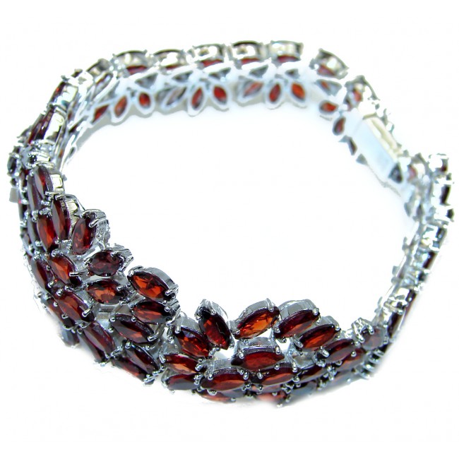 Vintage design Beauty authentic Garnet .925 Sterling Silver handcrafted Bracelet