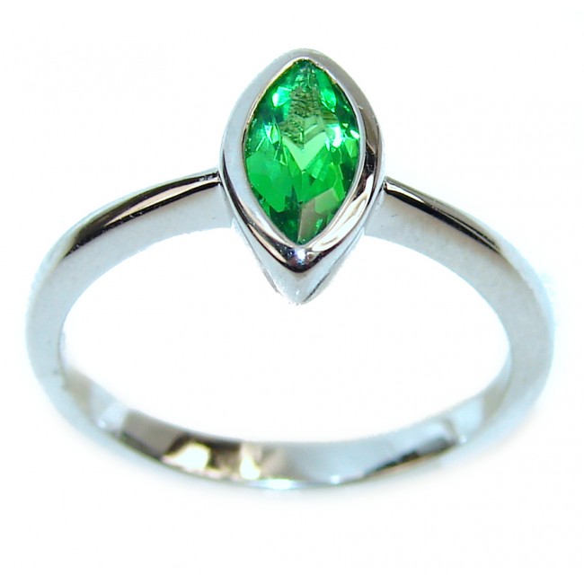 Authentic volcanic Green Helenite .925 Sterling Silver ring s. 6 1/4