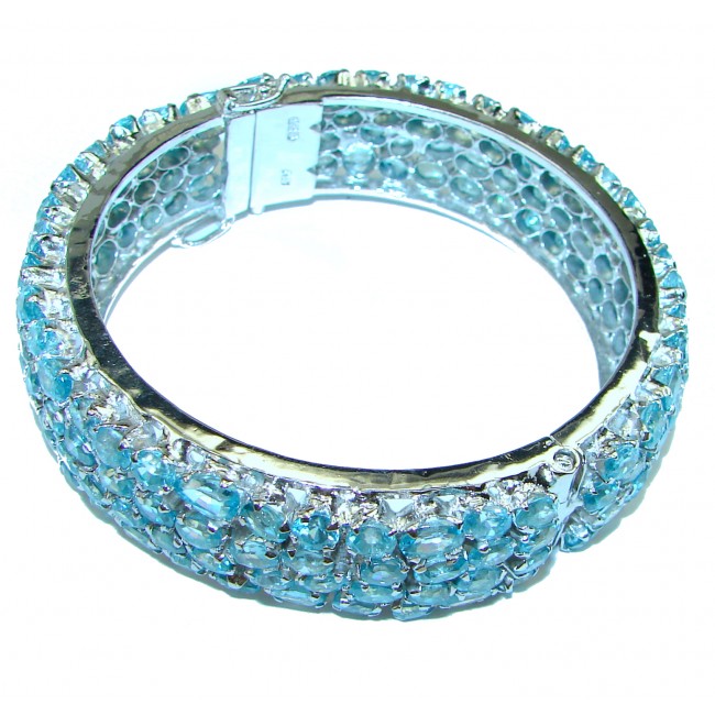 Pin by Surendra Surana on Diamond / Diamond & Precious stone bangle bracelet  | Diamond bracelet design, Diamond bracelets wedding, Solid gold bangle
