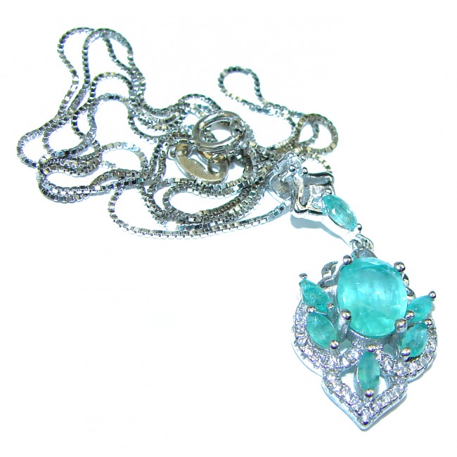 Splendid authentic Emerald .925 Sterling Silver handcrafted necklace