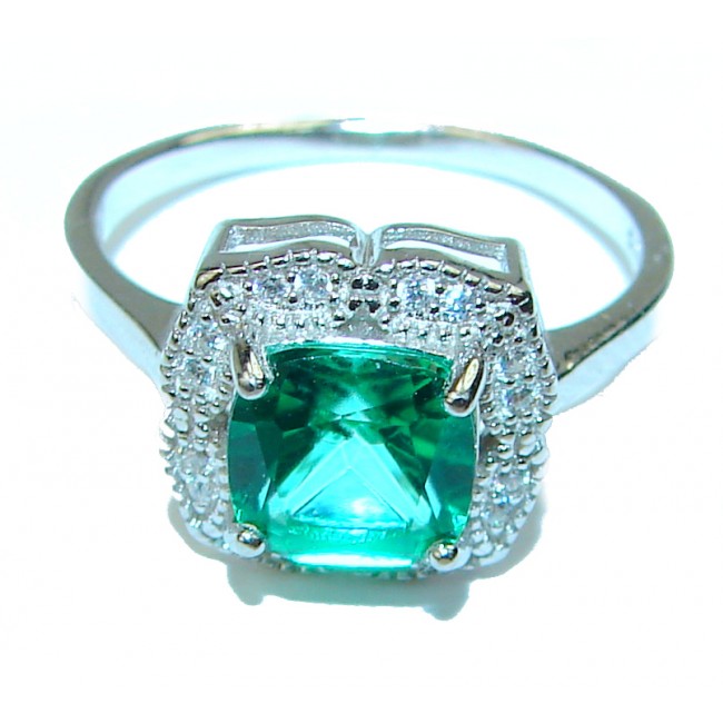 Vibrant Green Topaz .925 Sterling Silver handcrafted Ring s. 7
