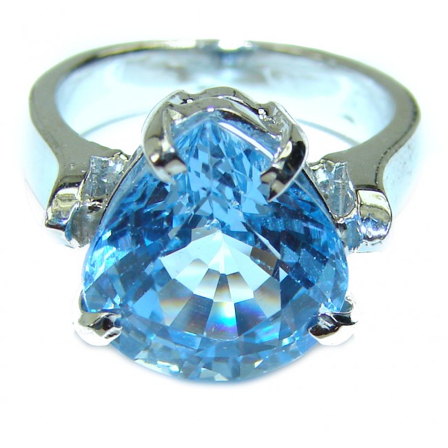 22.5 carat Swiss Blue Topaz .925 Sterling Silver handmade Ring size 6