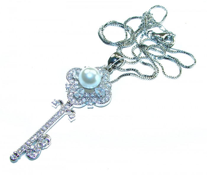 Magic Key- pearl .925 Sterling Silver handcrafted necklace - Magic Key pearl sterling silver necklace, top view.