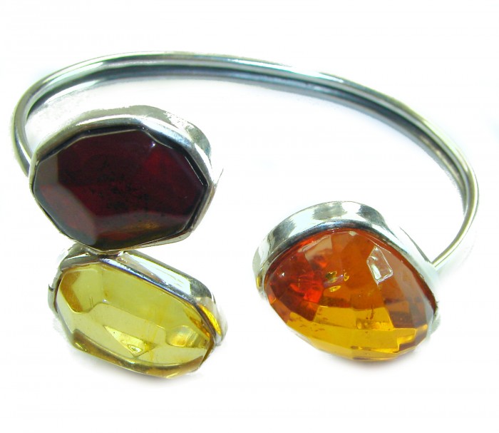 Vintage Design Genuine 29.5 carat faceted Baltic Amber .925 Sterling Silver handmade Bracelet - Faceted Baltic amber bracelet, close-up of stones and setting.