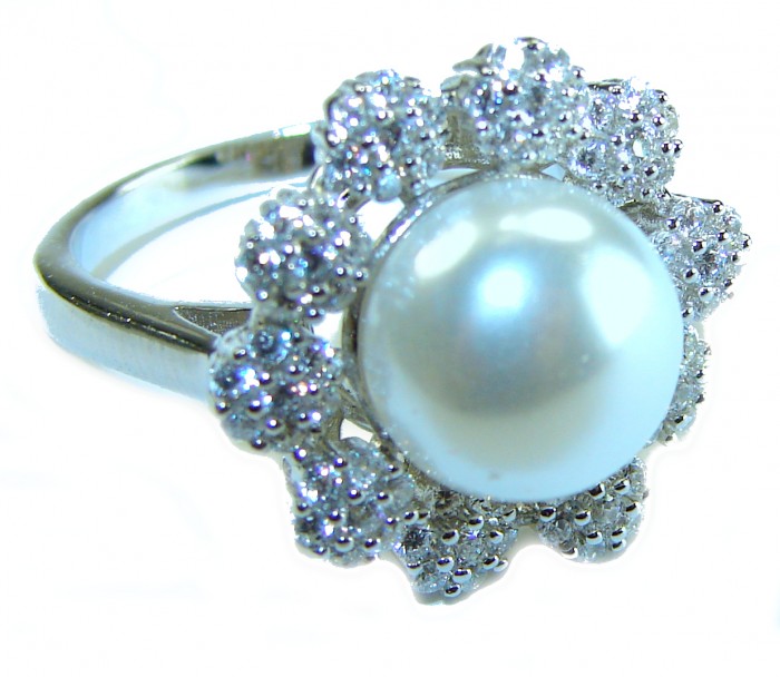 White Flower Blister Pearl .925 Sterling Silver brilliantly handcrafted ring s. 6 1/4 - Side view of white flower blister pearl sterling silver ring.