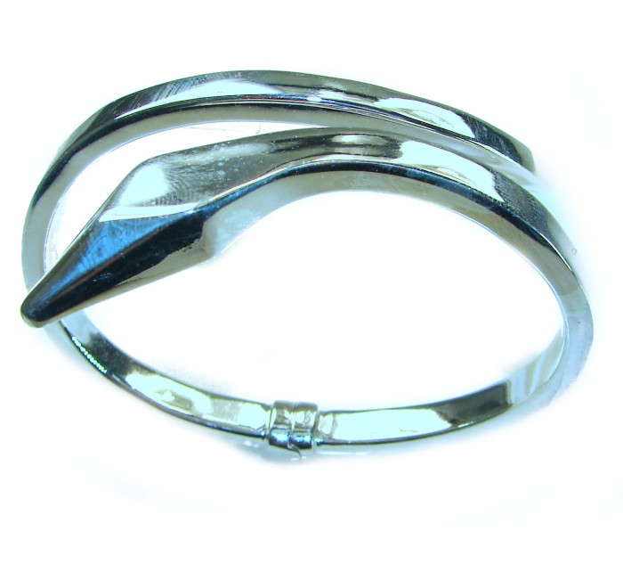 Snake - highly polished Italy made Bracelet in best quality .925 Sterling Silver - Side view of highly polished snake-themed Italian bracelet.