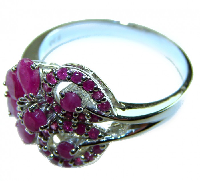 Vintage style - Timless Beauty 8.5 carat Ruby .925 Sterling Silver handcrafted Statement Ring size 10 - Close-up of vintage style ruby ring in .925 sterling silver.