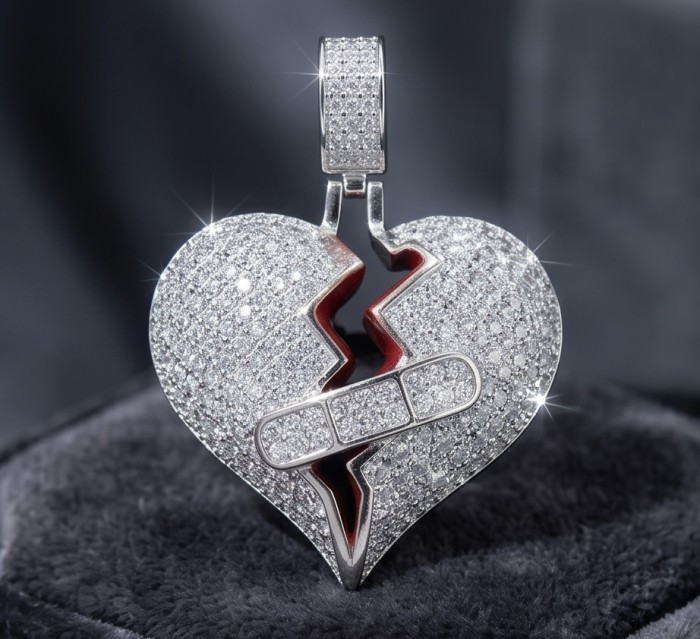 Healing Heart Luxurious 8.4 carat White Topaz .925 Sterling Silver handcrafted pendant - Healing Heart pendant, front view, 8.4 carat white topaz on sterling silver.