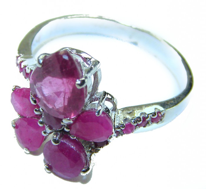 Real Beauty Natural 10.9 carat Ruby .925 Sterling Silver handmade Statement Ring size 8 - Close-up of Real Beauty Natural 10.9 carat Ruby .925 Sterling Silver ring