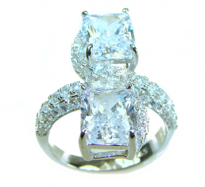 10.8 carat White Topaz .925 Sterling Silver brilliantly handcrafted ring s. 7 - Close-up of 10.8 carat white topaz on .925 sterling silver ring.
