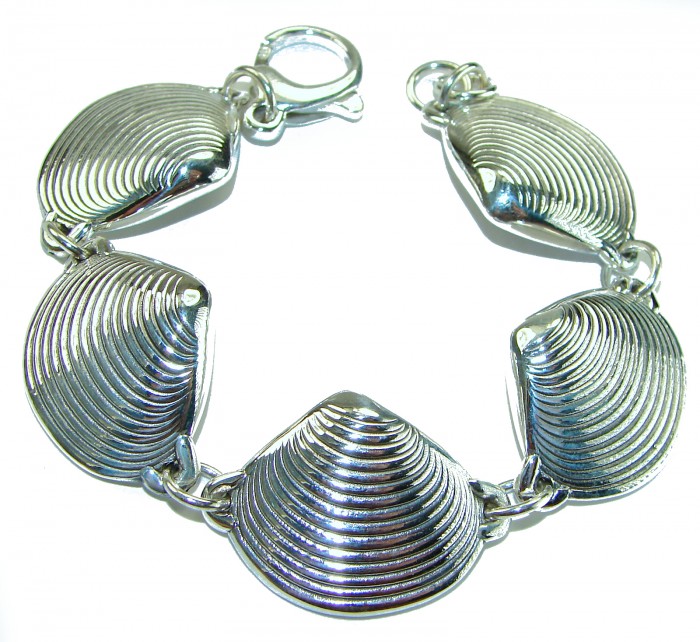 Ocean Shells - Italy made Bracelet in best quality .925 Sterling Silver - Silver shell bracelet, Italy, top view, showing clasp and links.