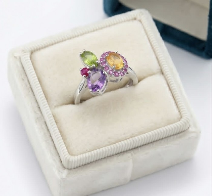 Summer - authentic 7.5 carat multigem .925 Sterling Silver Ring size 8 - Multigem sterling silver ring on display in a box, top view.