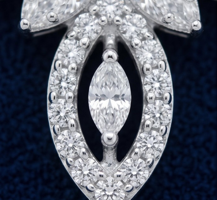 Waves 0.6 carat authentic White Topaz .925 Sterling Silver Handcrafted Earrings - Close-up of Waves 0.6 carat White Topaz in sterling silver setting