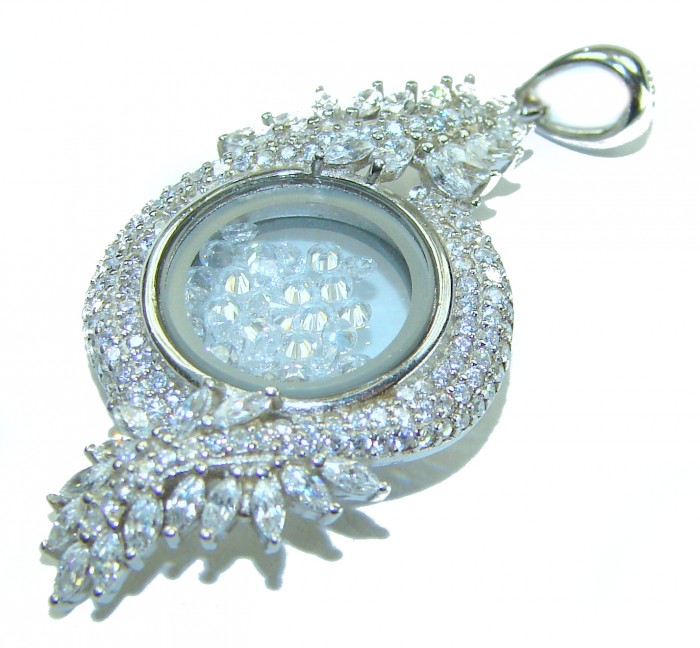 Floating Memories 10.5 carat White Topaz .925 Sterling Silver Handcrafted Statement pendant - Floating Memories pendant, 10.5 carat White Topaz, top view.