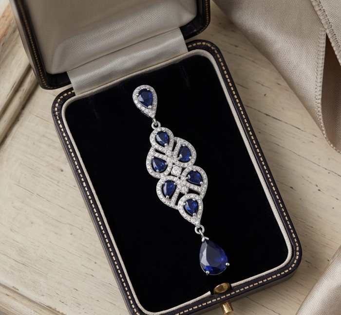 Born to Glam 4.2 carat natural Sapphire .925 Sterling Silver Perfectly handcrafted Pendant - Elegant Sapphire pendant in box, top view, Sterling Silver setting
