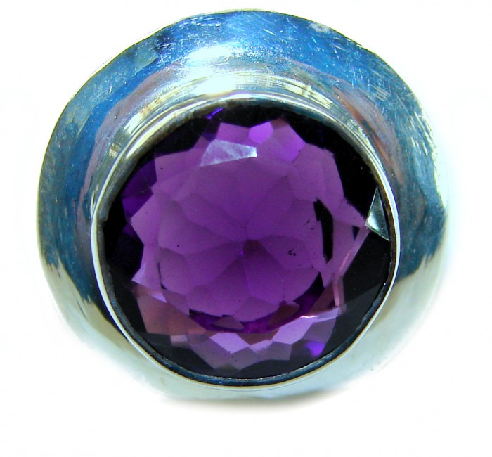 Purple Full Moon 15.2 carat Amethyst 14K Gold over .925 Sterling Silver Handcrafted Large Ring size 6 1/2 - Stone close-up of Purple Full Moon amethyst ring in 14K gold over .925 silver
