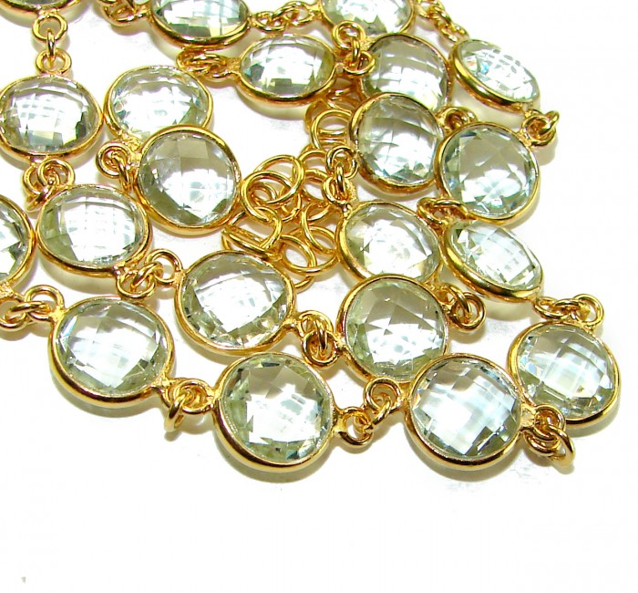 30.5 carat genuine round shape Green Amethyst 18K Gold over .925 Sterling Silver handmade Statement necklace - Close-up of 30.5 ct round Green Amethyst in 18K gold settings.