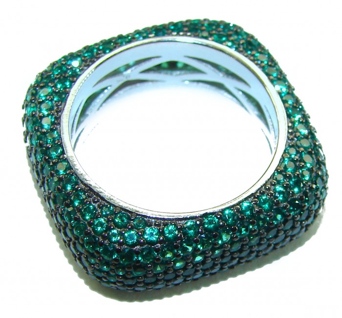 Love Forever - authentic 18.2 carat Emerald .925 Sterling Silver Eternity Ring size 6 - Square emerald ring, top angle, studded with green stones.