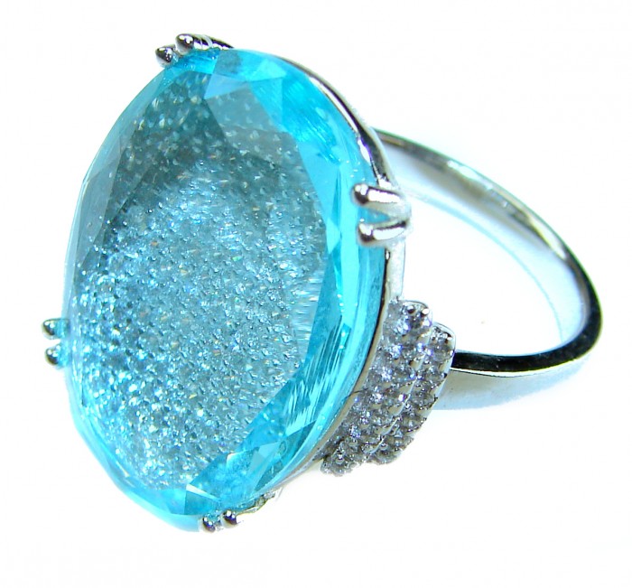 14.9 carat authentic Aquamarine .925 Sterling Silver Handcrafted Ring size 6 1/4 - Aquamarine ring in sterling silver, close-up of stone and setting.