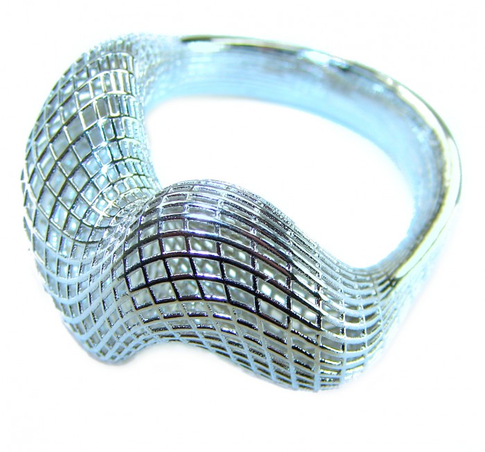 Eternity Bali made .925 Sterling Silver ring size 7 1/4 - Top view of .925 Sterling Silver ring with wave design, size 7 1/4.