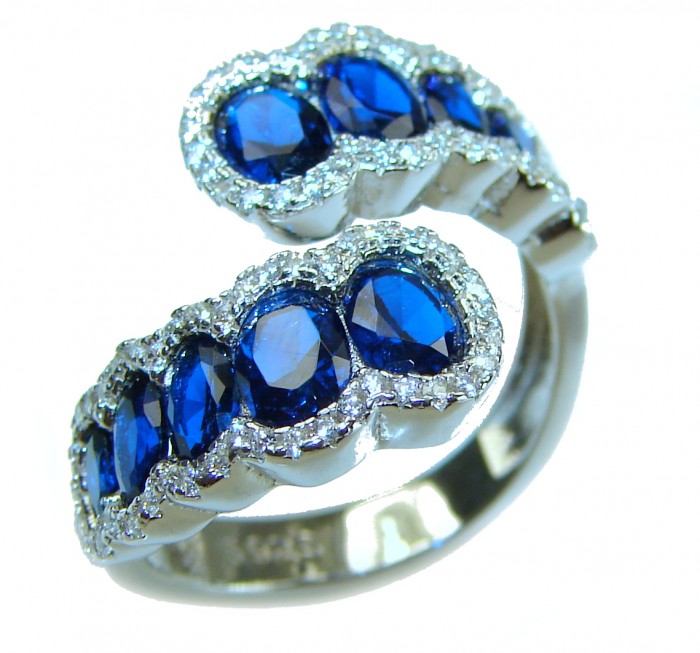 Art Deco Genuine 6.5 carat Sapphire .925 Sterling Silver handcrafted Ring size 6 - Close-up of Art Deco sapphire ring with sterling silver setting