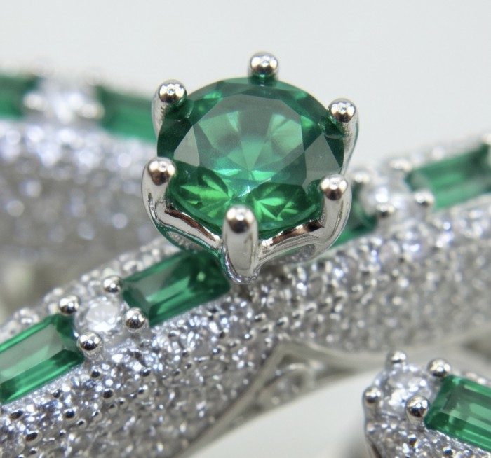 Extravaganza Large 10.6 carat Emerald .925 Sterling Silver brilliantly handcrafted stack up ring s. 8 1/2 - Emerald and silver jewelry close-up, showcasing stone and setting details.