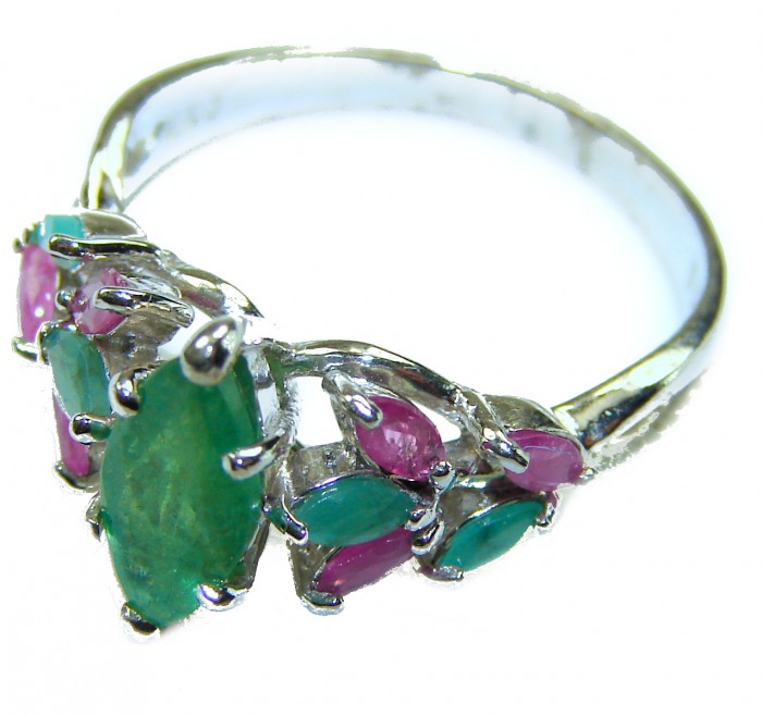 Gabriella - Luxurious 9.5 carat Emerald .925 Sterling Silver handcrafted Cocktail Ring s. 8 - Side view of Gabriella emerald and silver ring with pink accents.
