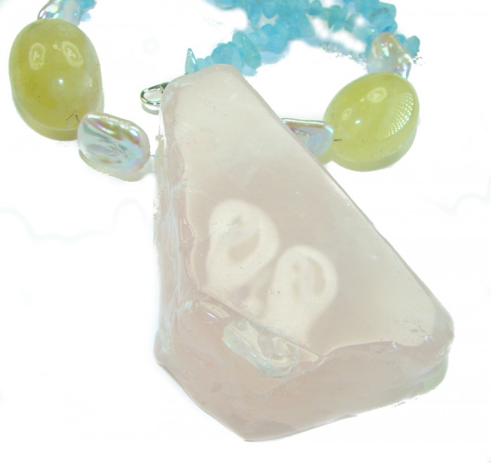 Bochic style Outstanding 288.8 carat Brazilian Rose Quartz .925 Sterling Silver handcrafted Statement necklace; 245.8 grams - Close-up of Brazilian Rose Quartz with beads necklace detail