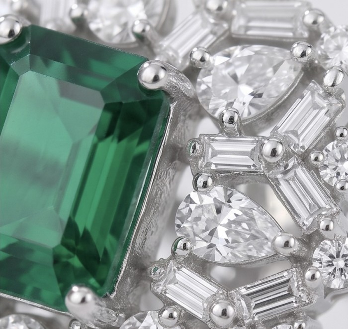 Giovanna - Authentic 7.9 carat COLOMBIAN EMERALD .925 Sterling Silver dipped in rhodium handcrafted earrings - Close-up of emerald and diamond sterling silver ring details