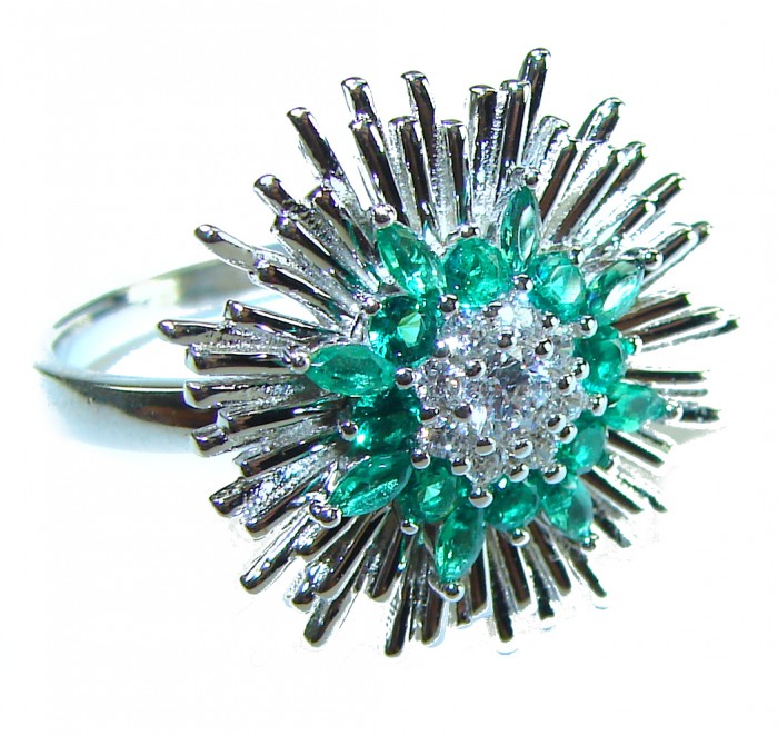 Authentic 8.2 carat Colombian Emerald .925 Sterling Silver handcrafted Ring size 8 - Emerald ring close-up, 8.2 carat, .925 sterling silver sunburst design.