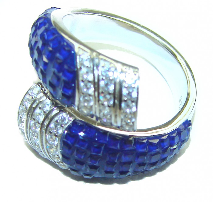 Art Deco Genuine 10.5 carat Sapphire .925 Sterling Silver handcrafted Ring size 7 1/4 - Sapphire and silver ring, close-up side view