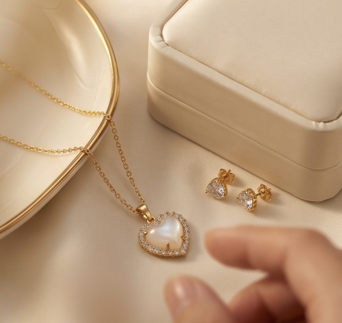 Romantica Natural 8.4 carat Blister Pearl Golden handmade necklace - photo 2