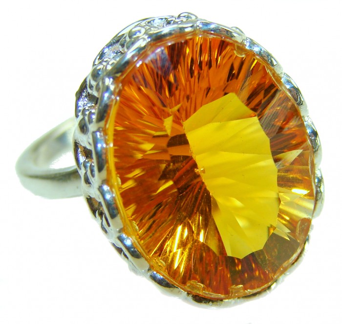 Liliana 39.5 carat Champagne Smoky Topaz .925 Sterling Silver Gold Oversized Ring size 7 3/4 - Close-up of Liliana 39.5 ct Champagne Smoky Topaz in .925 Sterling Silver.