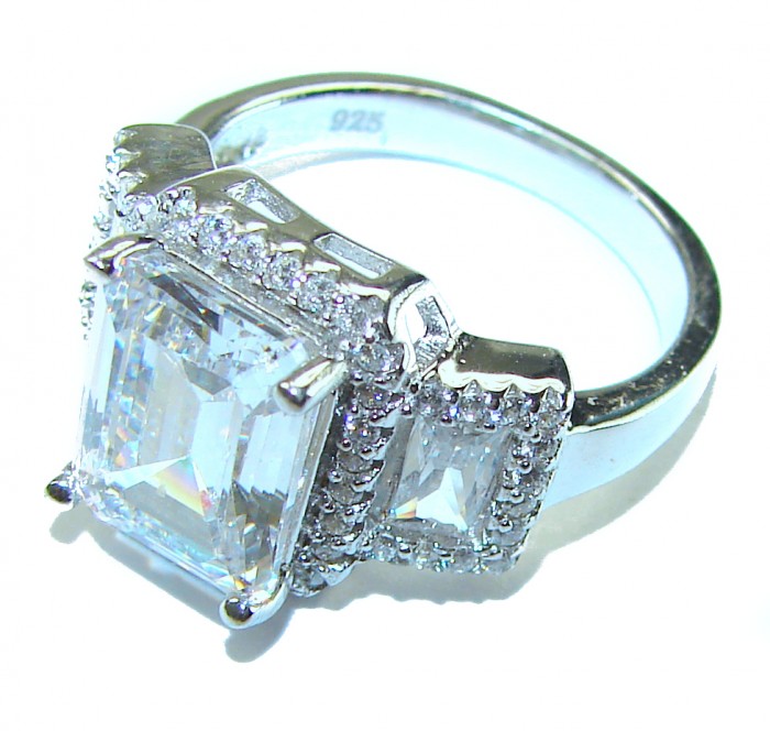 6.8 carat White Topaz .925 Sterling Silver brilliantly handcrafted ring s. 6 - Sterling silver ring with white topaz, side view close-up.