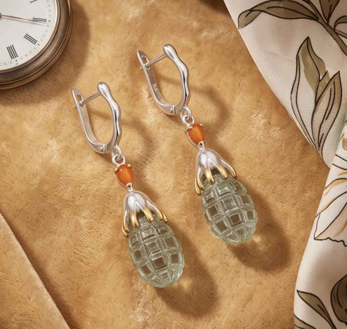 Corn on the cob - 20.2 carat carved Green Amethyst 2 tones .925 Sterling Silver dipped in Rhodium Handcrafted Statement earrings - Corn on the cob earrings side view with green amethyst and silver clasps