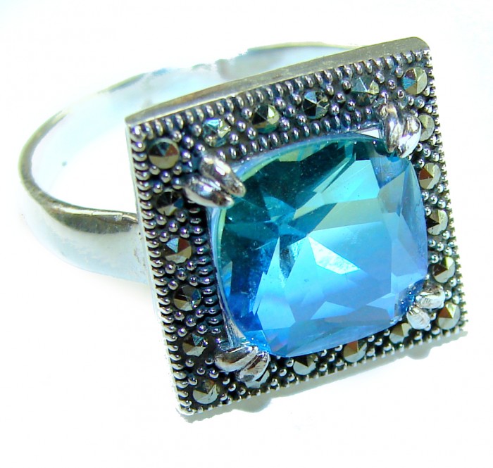 Divine Beauty 9.5 carat Aquamarine .925 Sterling Silver Handcrafted Large ring size 8 - Aquamarine silver ring, top view showcasing stone and intricate setting.