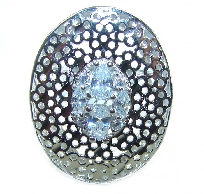 White Planet 4.2 carat White Topaz .925 Silver handcrafted Cocktail Ring s. 8 - Close-up of White Planet white topaz ring with intricate silver design