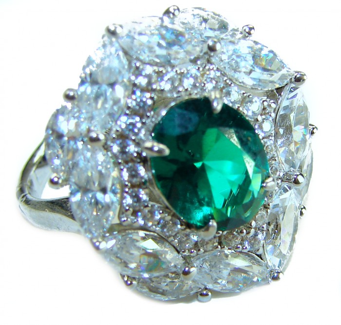 5.5 ctw Colombian Emerald .925 Sterling Silver handcrafted Statement .925 Sterling Silver Statement Ring size 7 1/4 - Close-up of 5.5 ctw Colombian Emerald in sterling silver setting
