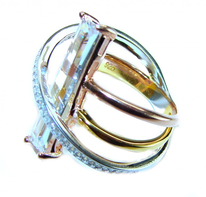 Modern design 8.8 carat White Topaz 2 tones .925 Sterling Silver brilliantly handcrafted ring s. 6 - Side view of modern design 8.8 carat White Topaz ring, two-tone Sterling Silver