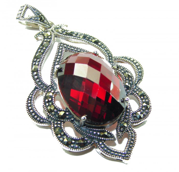 Crimson Fire Authentic 12.4 carat Garnet .925 Sterling Silver brilliantly handcrafted pendant - Close-up of Crimson Fire garnet pendant in .925 sterling silver.