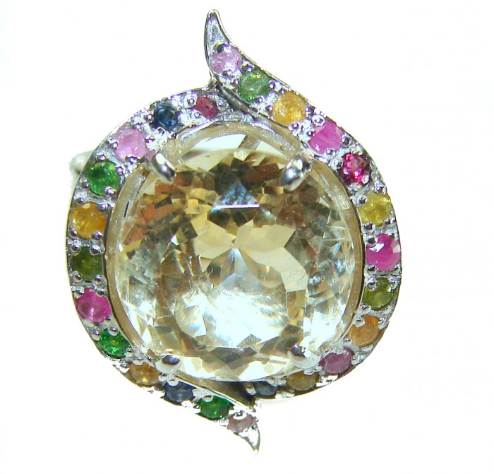 Splendid 8.5 carat Citrine multicolor Sapphire .925 Sterling Silver Handcrafted Statement ring size 8 - Close-up of Splendid 8.5 ct Citrine multicolor Sapphire Sterling ring