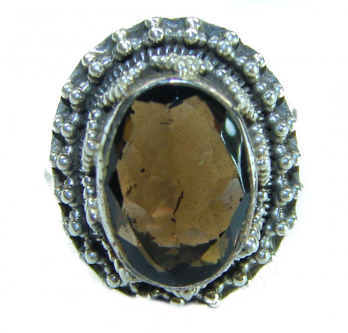 Rare - 5.5 carat Champagne Smoky Topaz .925 Sterling Silver Ring size 8 - Close-up of rare 5.5 carat Champagne Smoky Topaz in .925 sterling silver ring